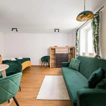 Francuska Deluxe By Bookinghost * Warszawa