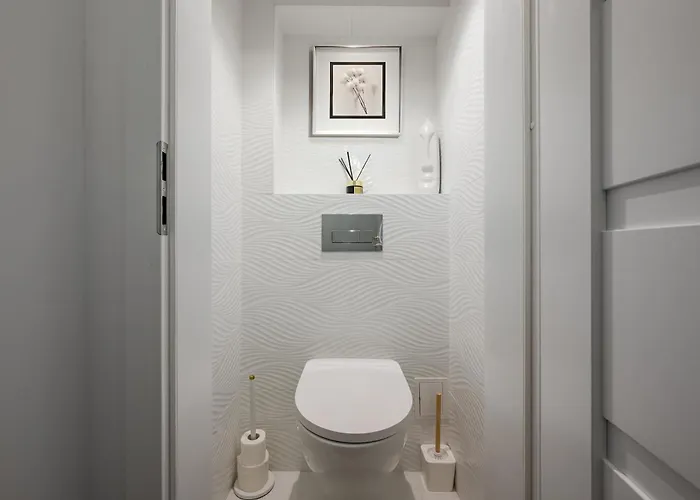 Francuska Deluxe By Bookinghost * Warsaw